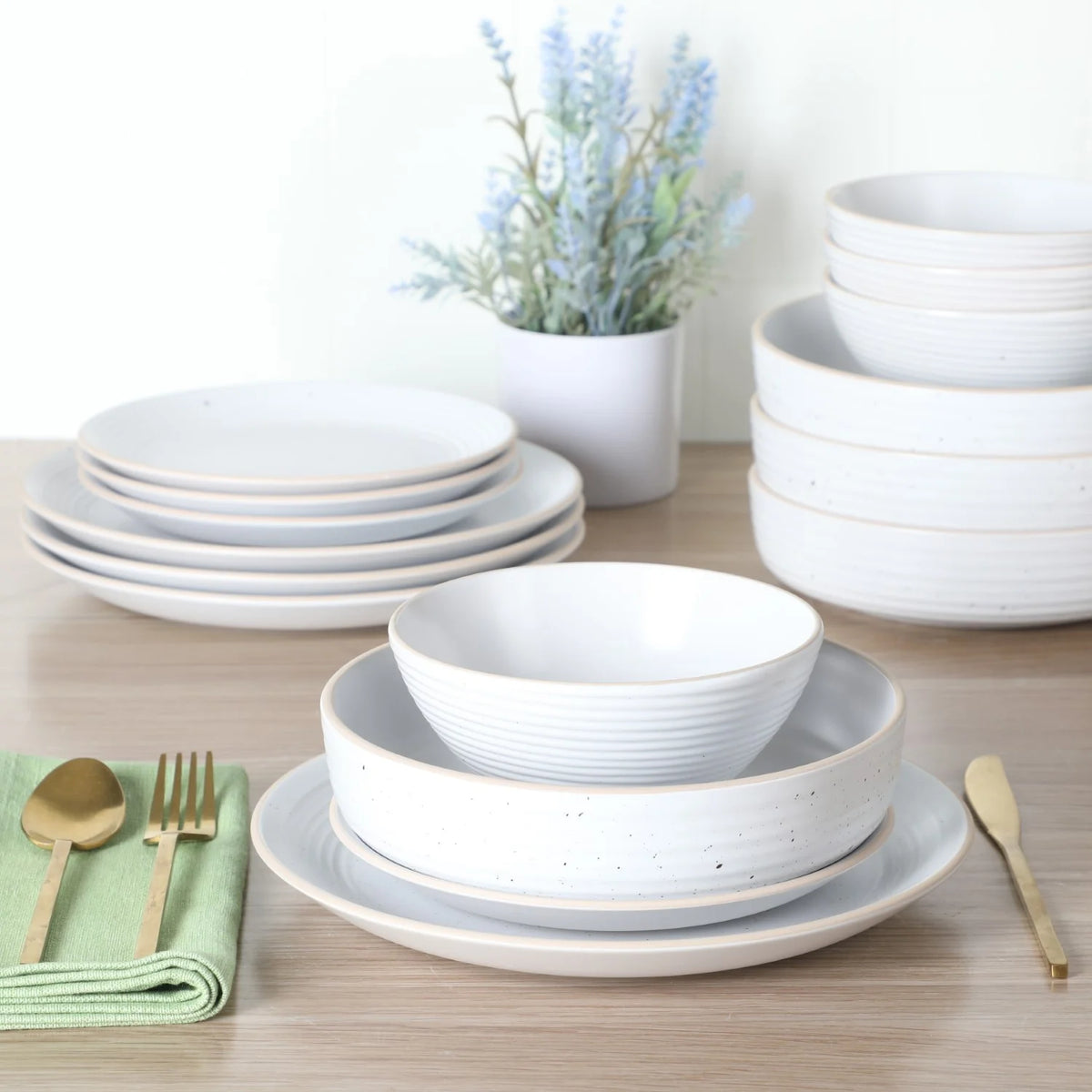 16 Piece Speckled Stoneware Dinnerware Set K85075