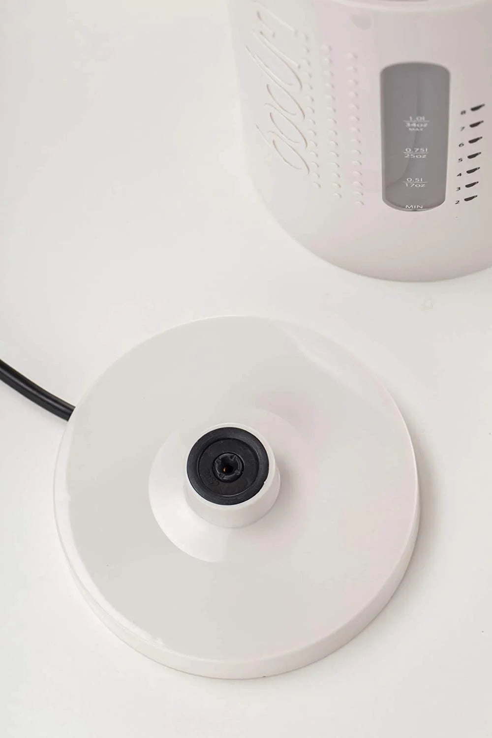 White 17 Ounce Electric Water Kettle A916