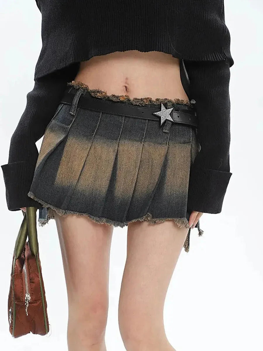 Pleated Distressed Star Belt Skirt G387626