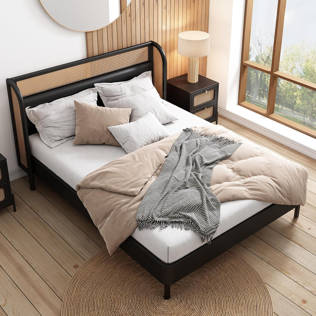 Queen Size Rattan Platform Bed with Wingback Headboard U687