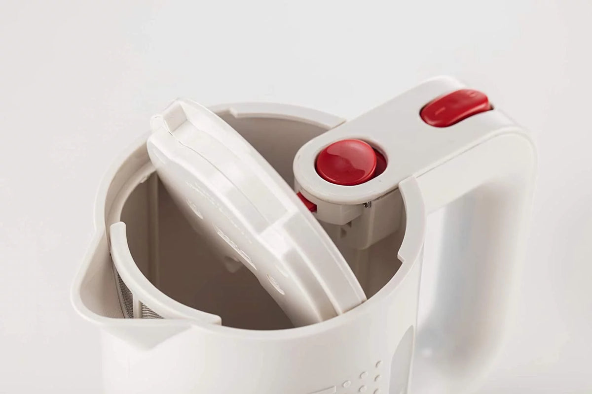 White 17 Ounce Electric Water Kettle A916