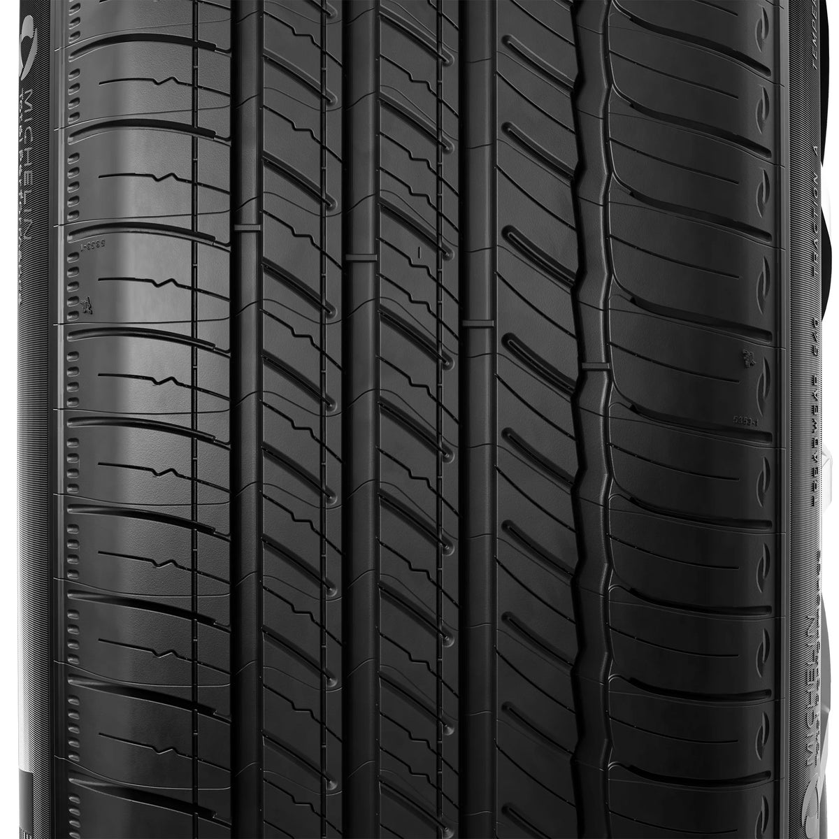 265/40R22 106W XL Touring Tire X5744